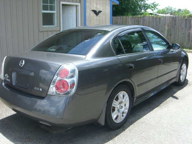 Nissan Altima 2005 photo 2