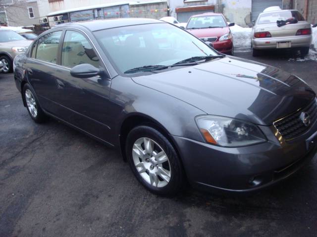 Nissan Altima 2005 photo 2