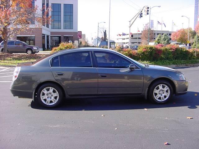 Nissan Altima 2005 photo 2