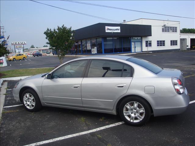 Nissan Altima 2005 photo 2