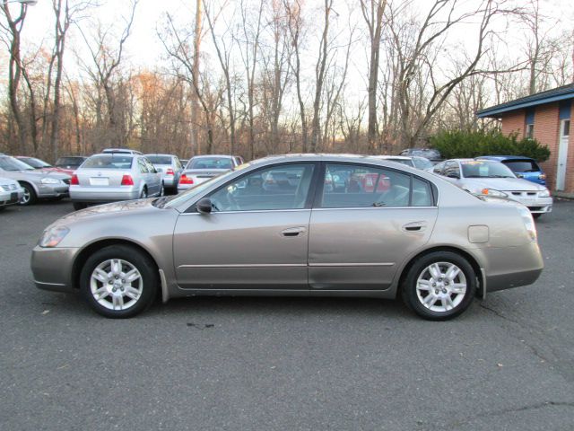 Nissan Altima 2005 photo 2