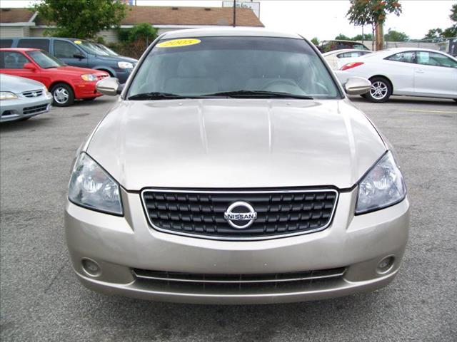 Nissan Altima Ext Cab-no Bed Sedan