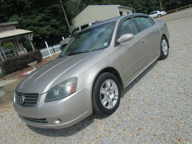 Nissan Altima Pickupslt Quad Cab SWB 4WD 4x4 Truck Sedan