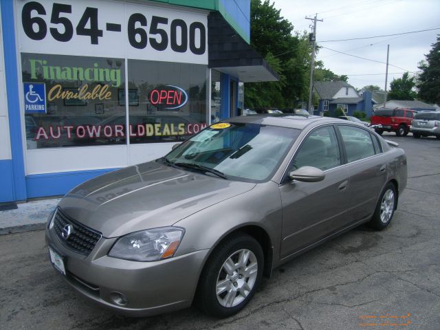 Nissan Altima 2005 photo 4