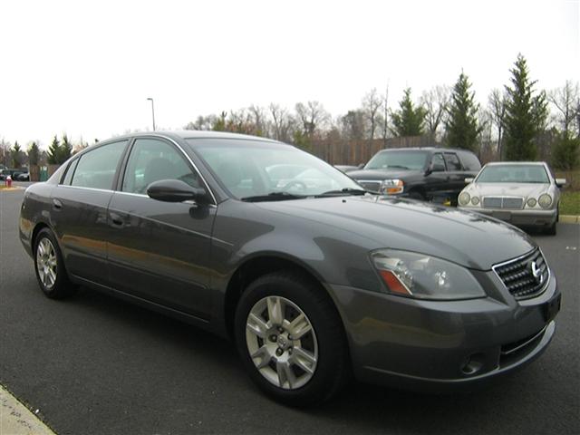 Nissan Altima XR Sedan