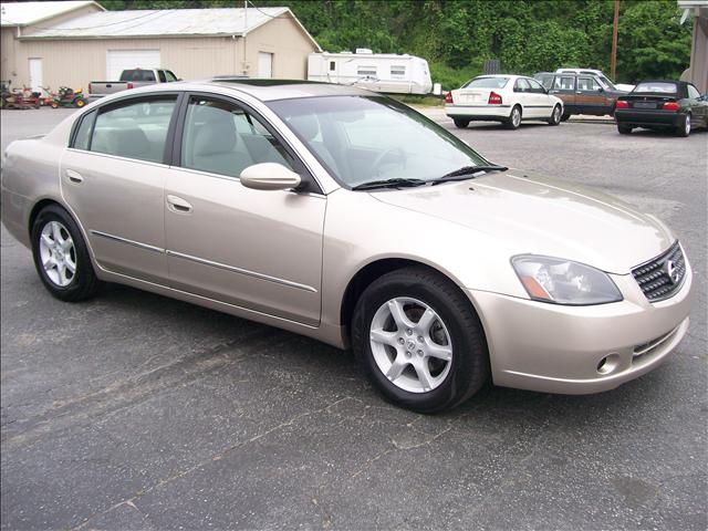 Nissan Altima 2005 photo 2