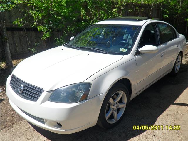 Nissan Altima XLT Crewcab Sedan