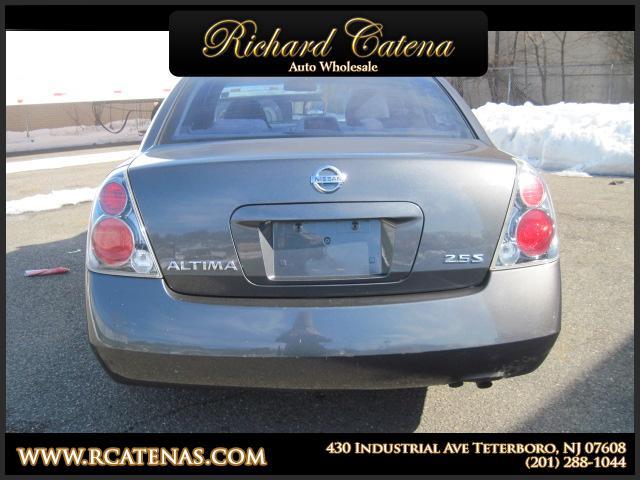 Nissan Altima 2005 photo 2