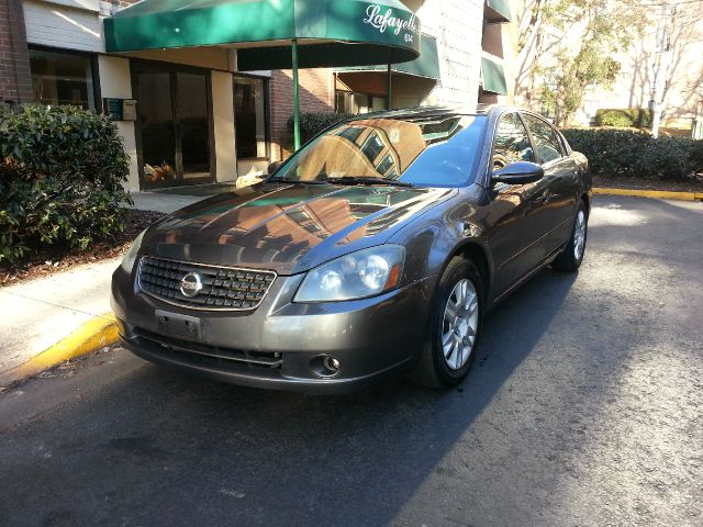 Nissan Altima 2005 photo 2