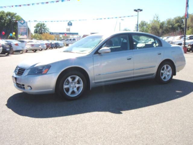 Nissan Altima LS S Sedan