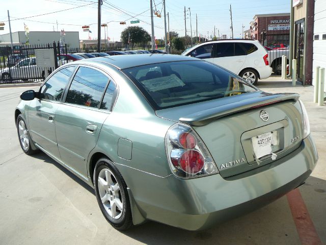 Nissan Altima 2005 photo 2