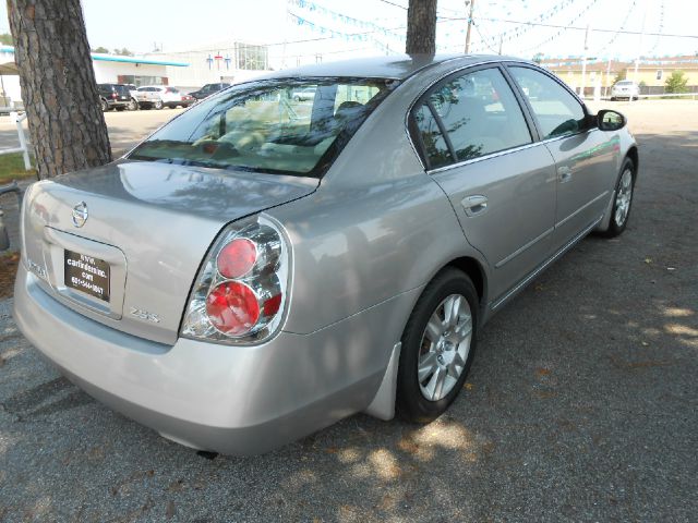 Nissan Altima 2005 photo 2