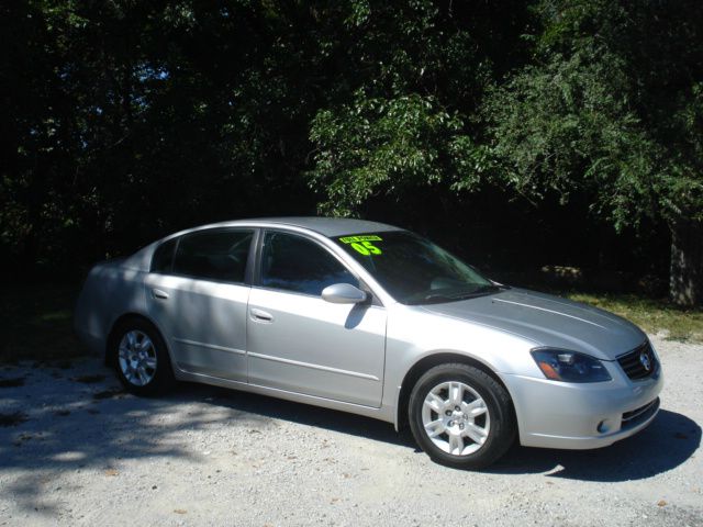 Nissan Altima 2005 photo 2