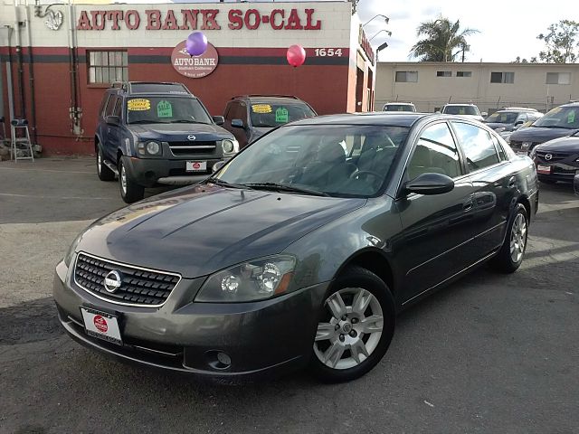 Nissan Altima 2005 photo 2