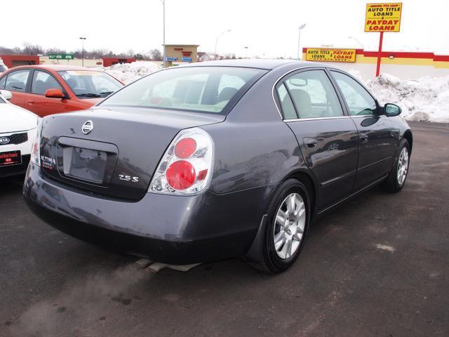 Nissan Altima Pickupslt Quad Cab SWB 4WD 4x4 Truck Sedan