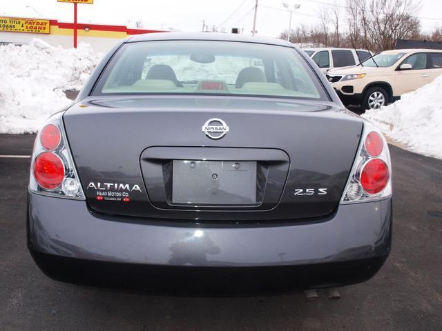 Nissan Altima 2005 photo 1