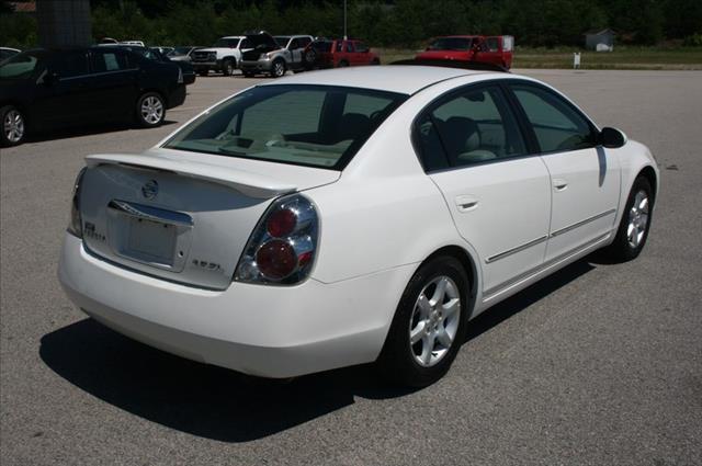 Nissan Altima 2005 photo 2