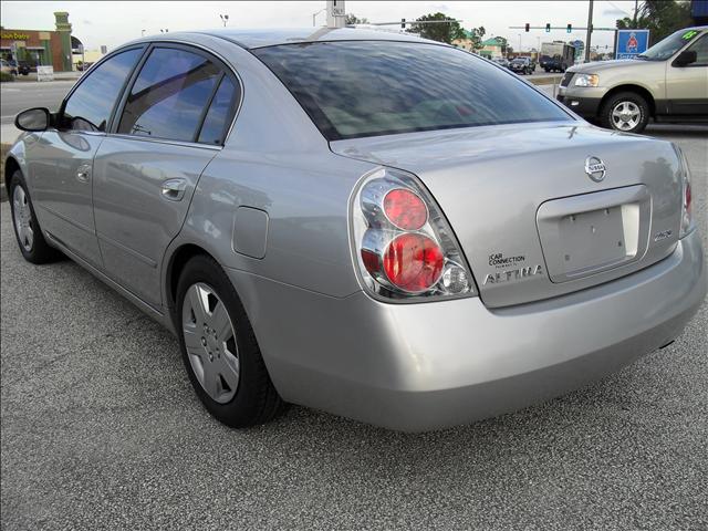 Nissan Altima 2005 photo 2