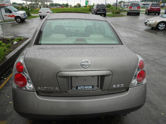 Nissan Altima 2005 photo 2