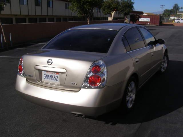 Nissan Altima 2005 photo 2