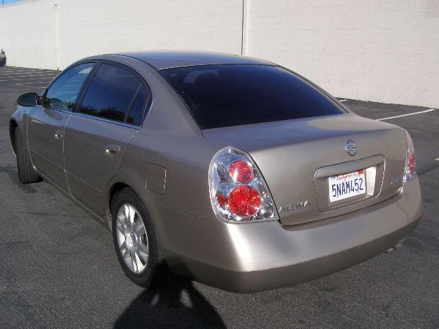 Nissan Altima 2005 photo 4