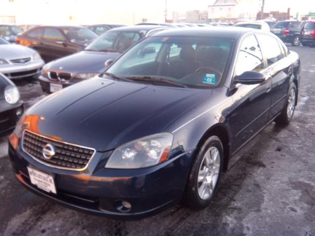 Nissan Altima XLT Crewcab Sedan