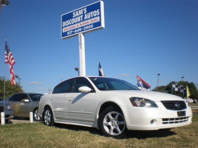 Nissan Altima Pickupslt Quad Cab SWB 4WD 4x4 Truck Sedan