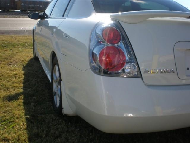 Nissan Altima 2005 photo 2