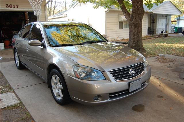 Nissan Altima 2005 photo 2