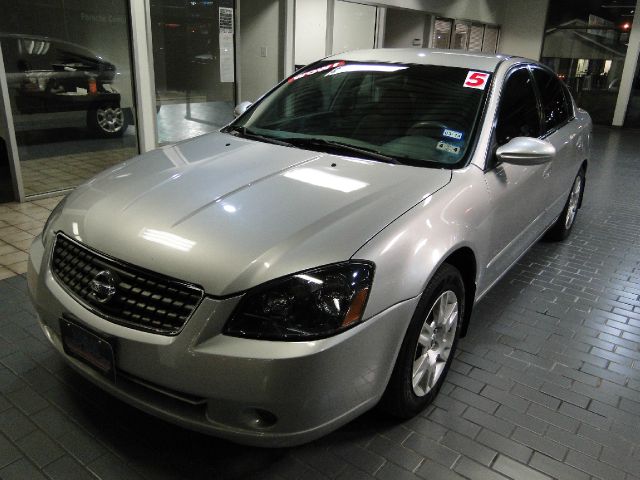 Nissan Altima 2005 photo 2