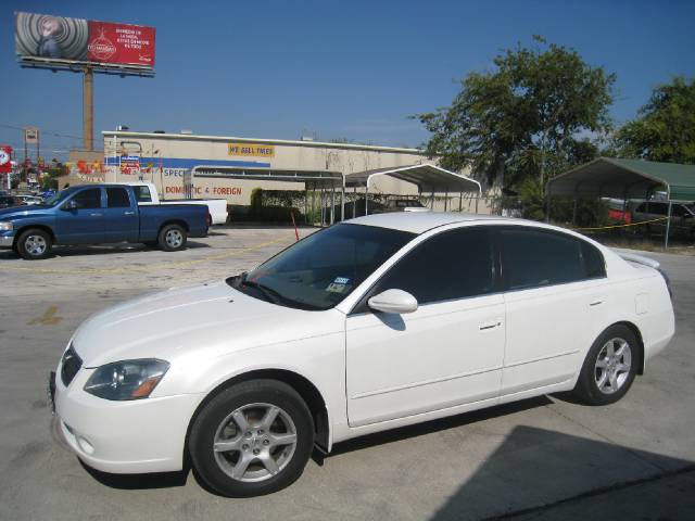 Nissan Altima 2005 photo 1