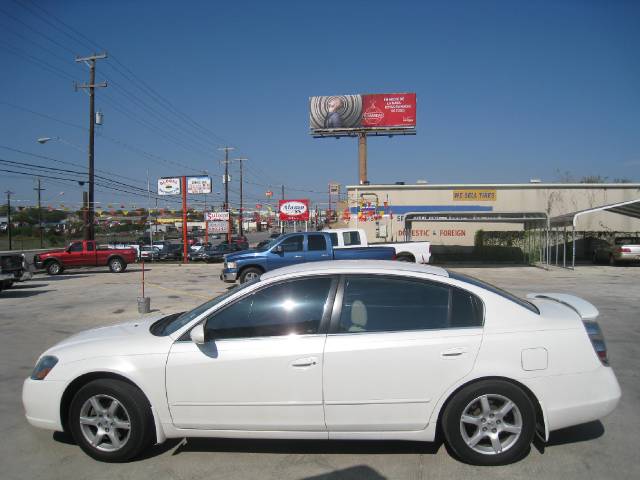 Nissan Altima 2005 photo 2