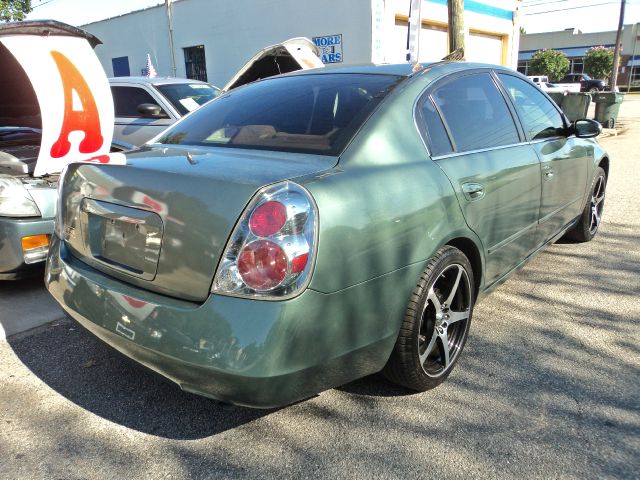 Nissan Altima 2005 photo 2