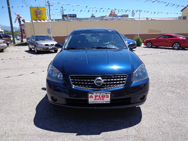 Nissan Altima Pickupslt Quad Cab SWB 4WD 4x4 Truck Sedan