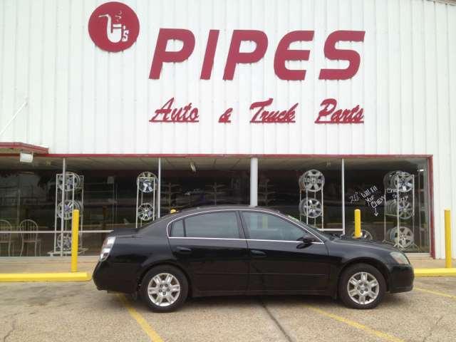 Nissan Altima Pickupslt Quad Cab SWB 4WD 4x4 Truck Sedan