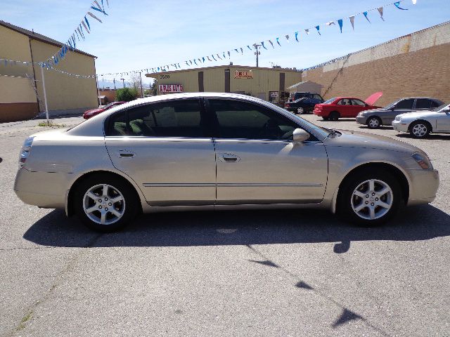 Nissan Altima 2005 photo 2