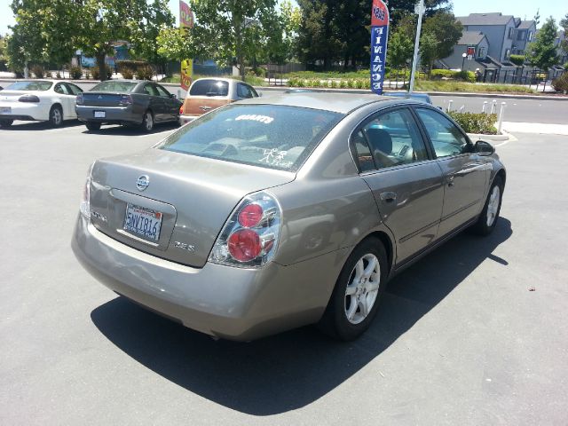 Nissan Altima 2005 photo 1