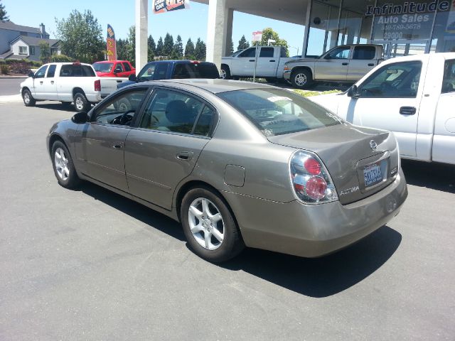 Nissan Altima 2005 photo 2