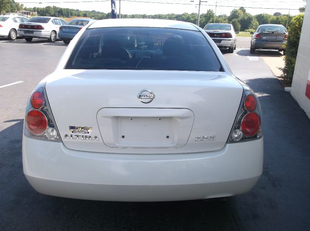 Nissan Altima 2005 photo 2