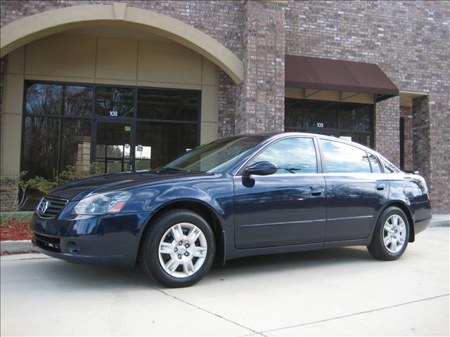 Nissan Altima LS S Sedan