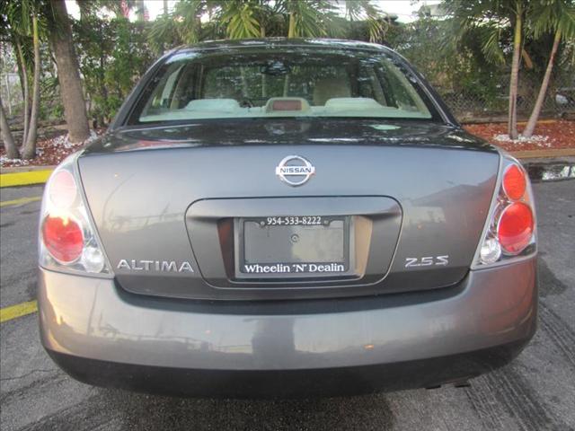 Nissan Altima 2500hd LS Sedan