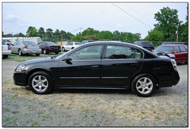 Nissan Altima 2005 photo 2