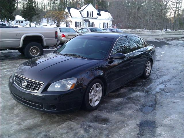 Nissan Altima SE Sedan