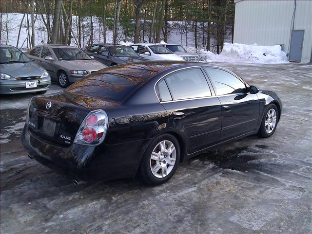 Nissan Altima 2005 photo 2