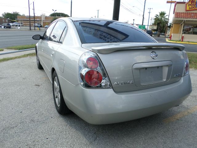 Nissan Altima 2005 photo 1