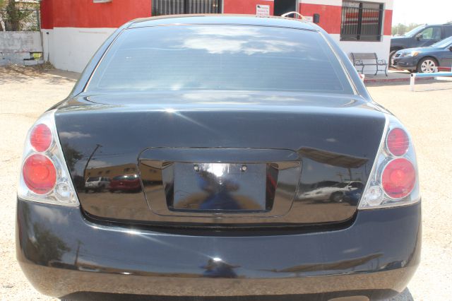 Nissan Altima 2005 photo 2