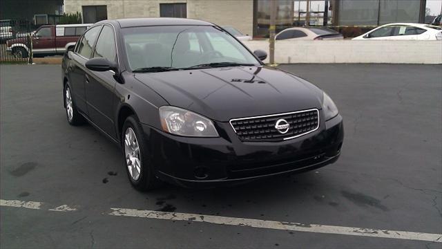 Nissan Altima 2005 photo 2