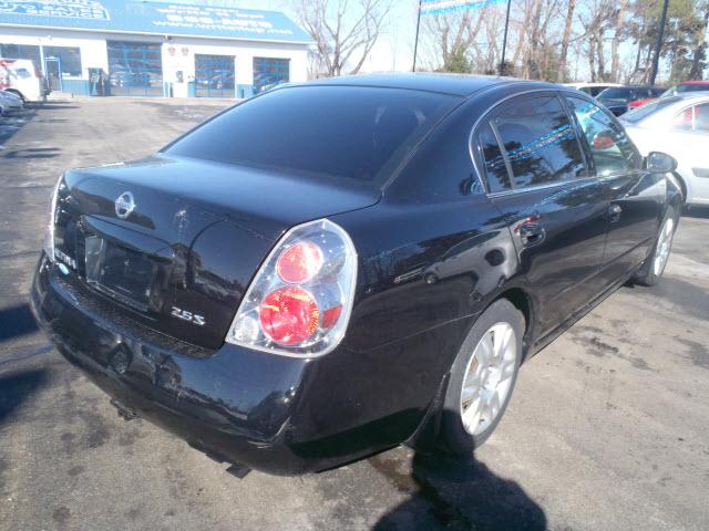 Nissan Altima 2005 photo 4