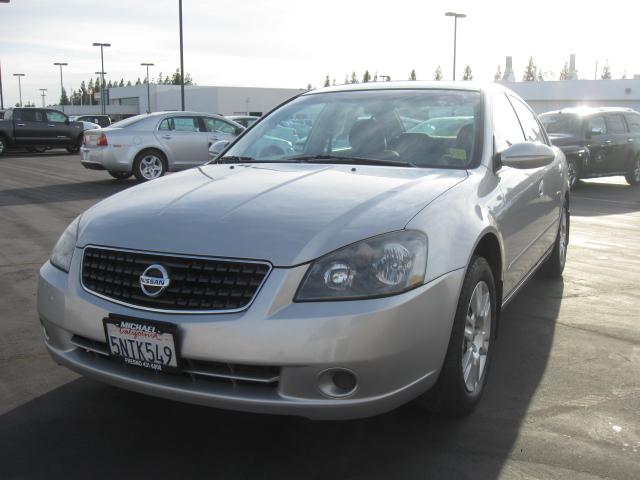 Nissan Altima 2005 photo 2