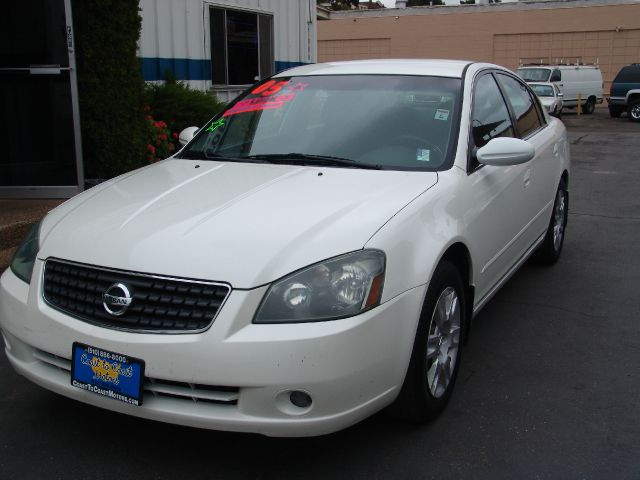 Nissan Altima 2005 photo 2